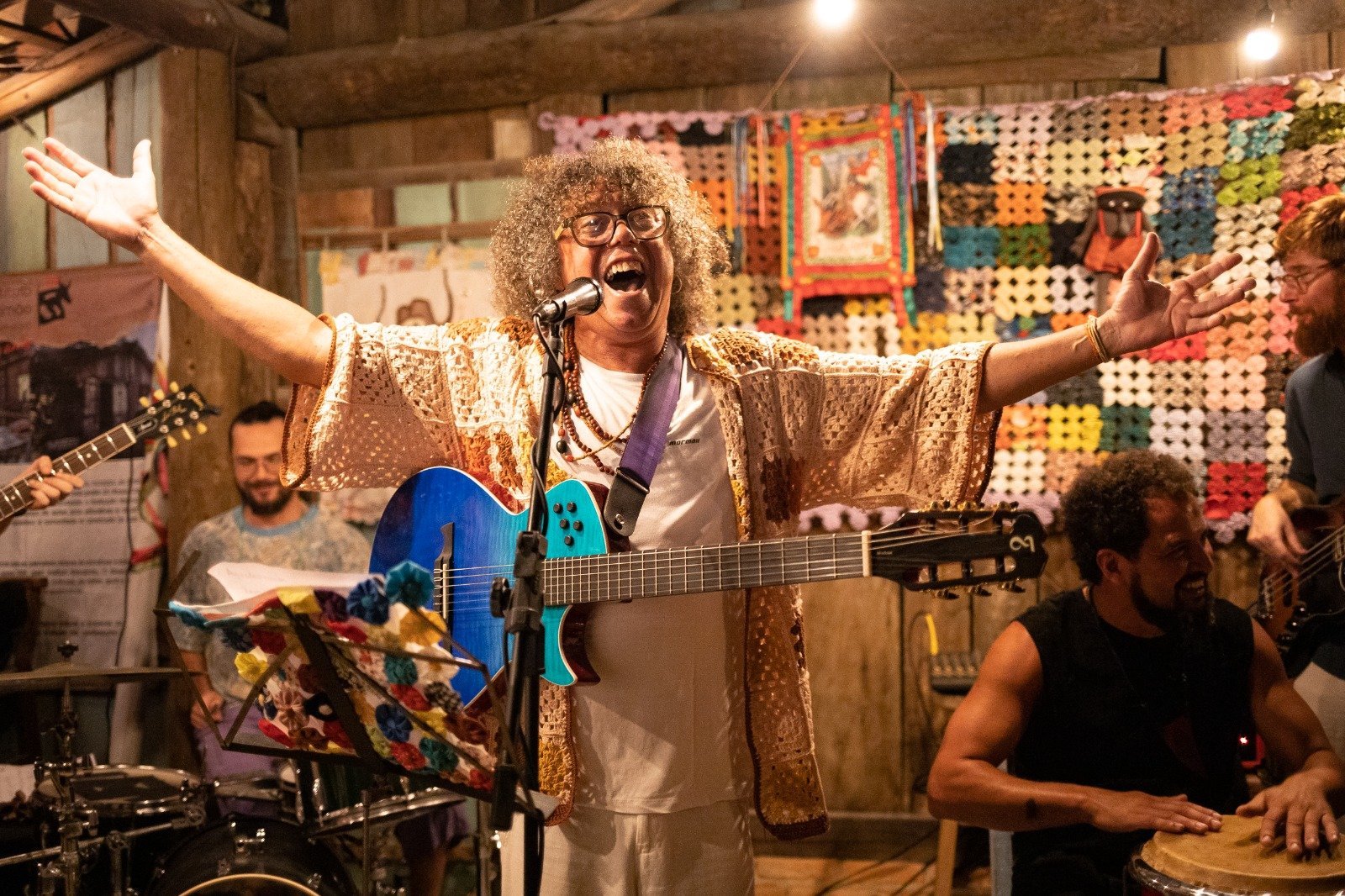 Dentinho Arueira disponibiliza álbum "Pronto pra Festa" em todas as plataformas digitais