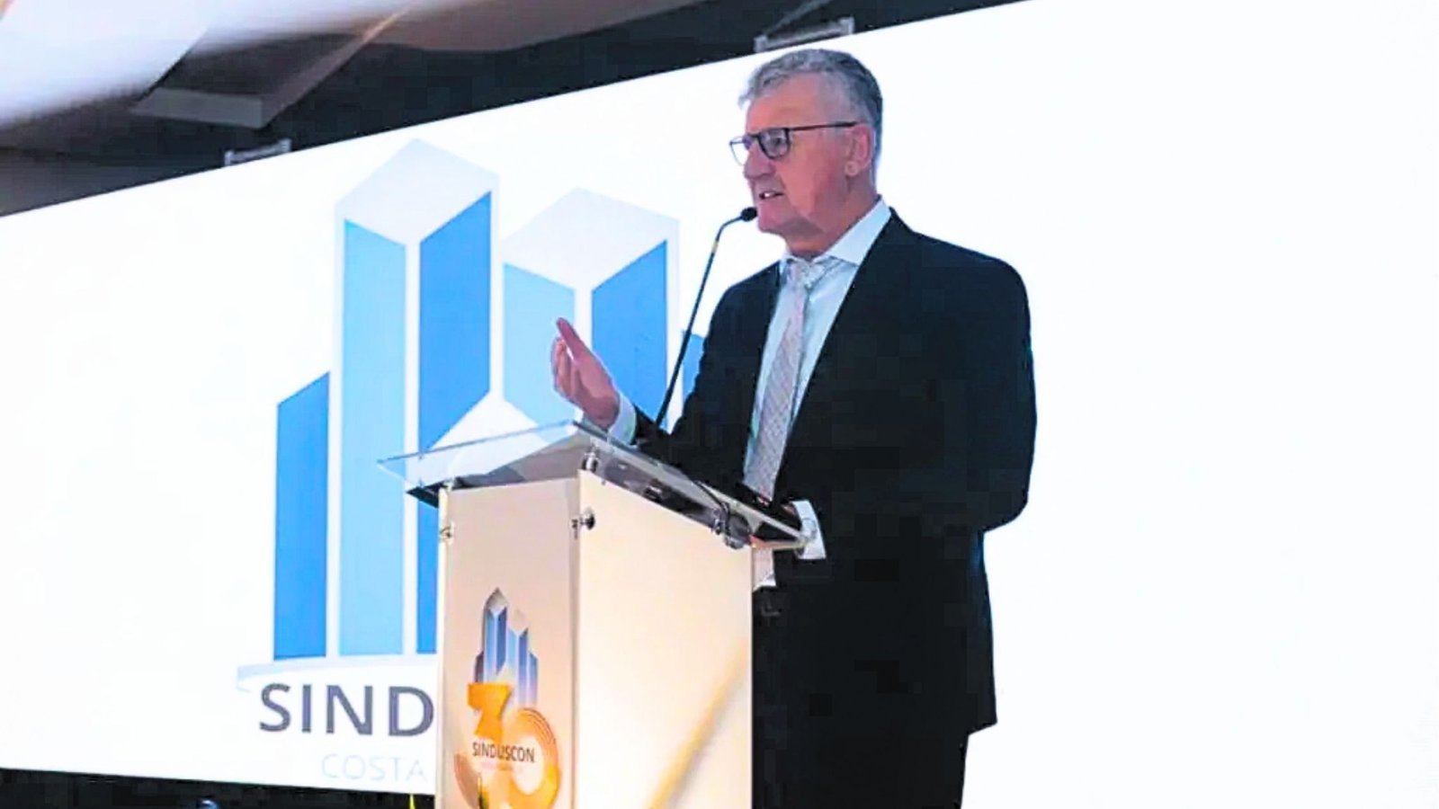 O Padrão da Liderança: Como Francisco Hasckel e a Família WF Moldam o Futuro de Itapema